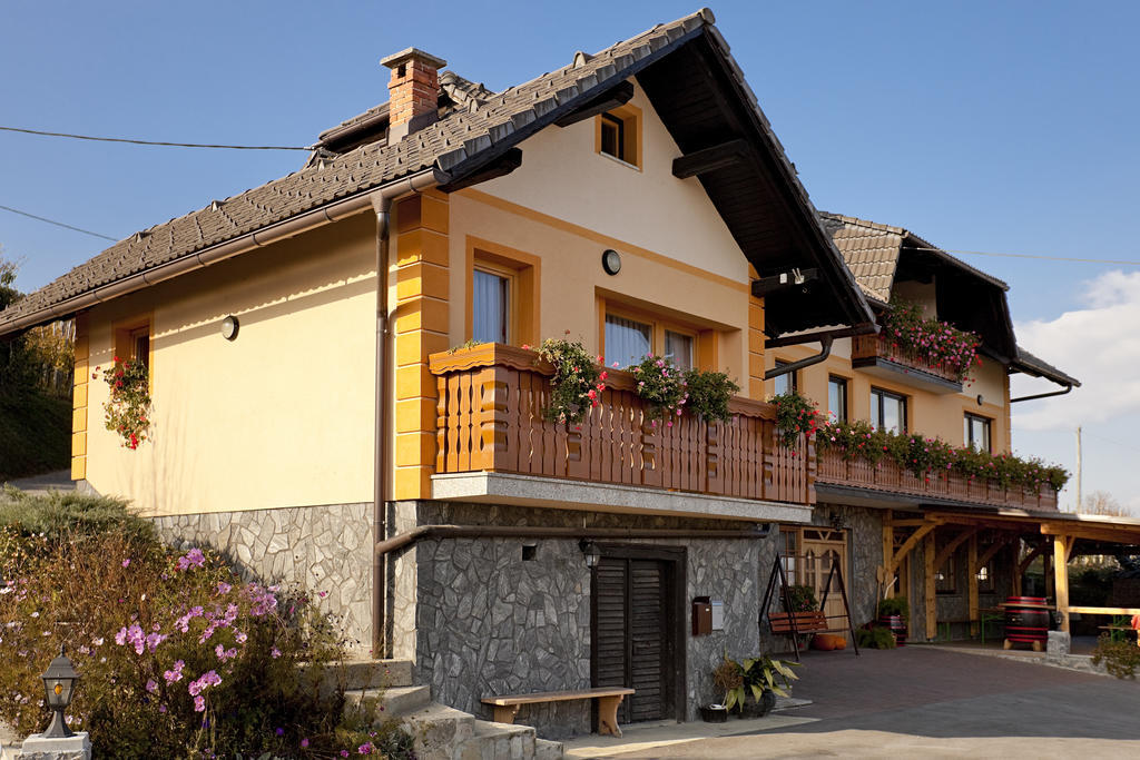 Tourist Farm Skrbina Appartement Otočec Kamer foto